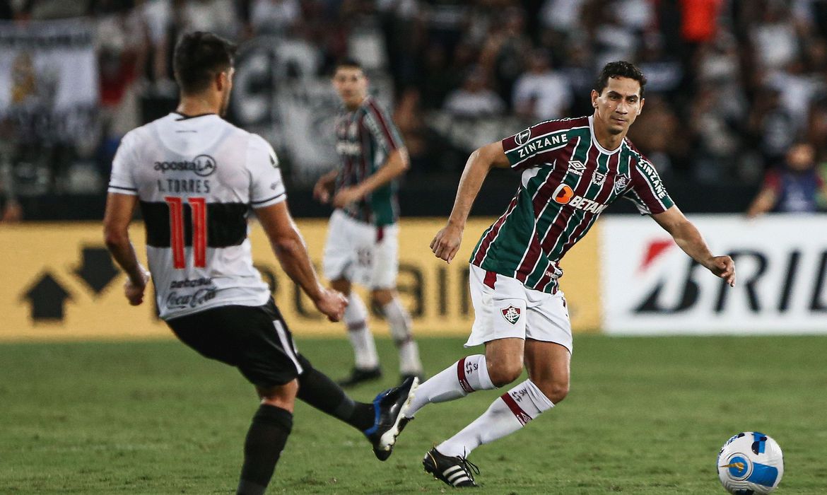 Fluminense vence Olimpia no jogo de ida das quartas de final da